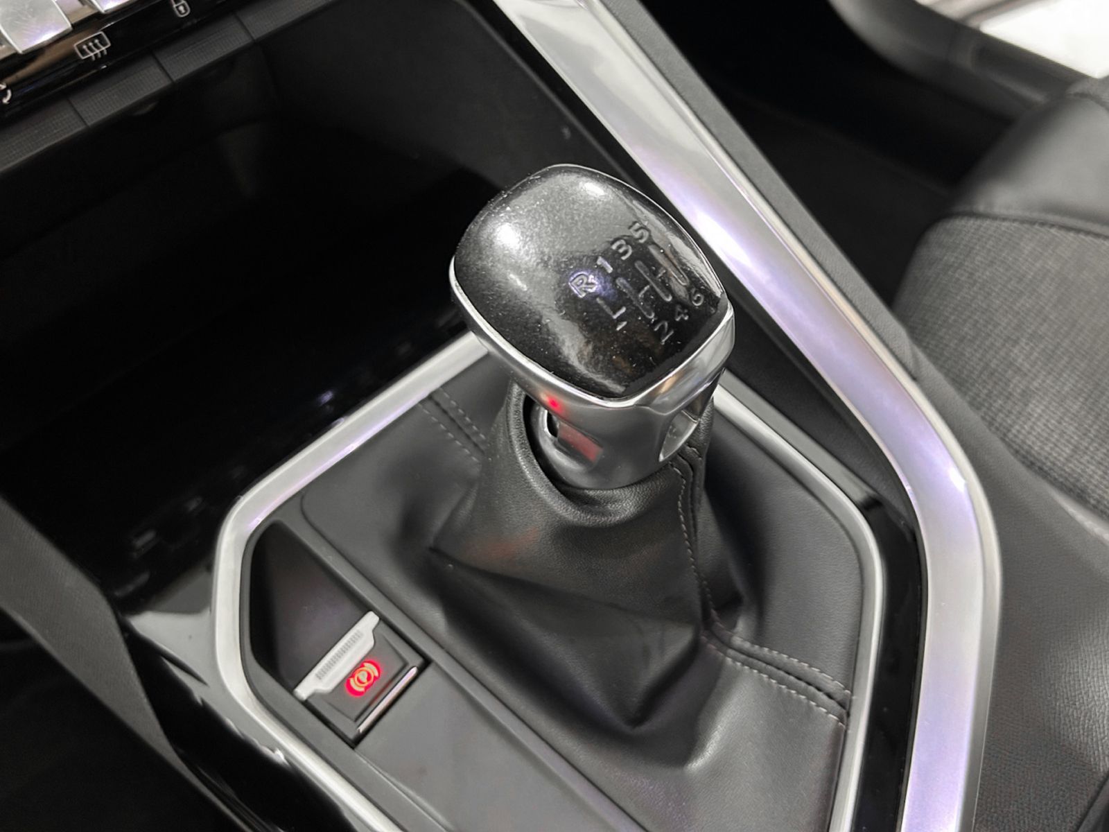 Peugeot 3008 PureTech 130 Allure - foto 15
