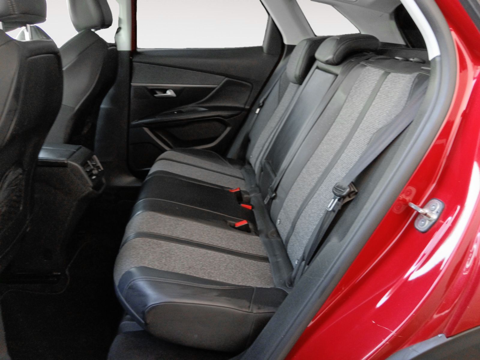 Peugeot 3008 PureTech 130 Allure - foto 12