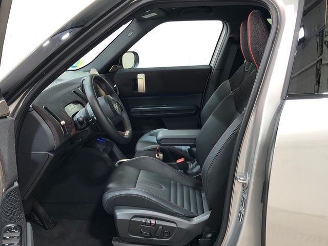 fotoG 20 del MINI MINI Countryman D 120 kW (163 CV) 163cv Diésel del 2024 en Madrid