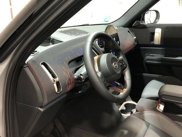 fotoG 10 del MINI MINI Countryman D 120 kW (163 CV) 163cv Diésel del 2024 en Madrid