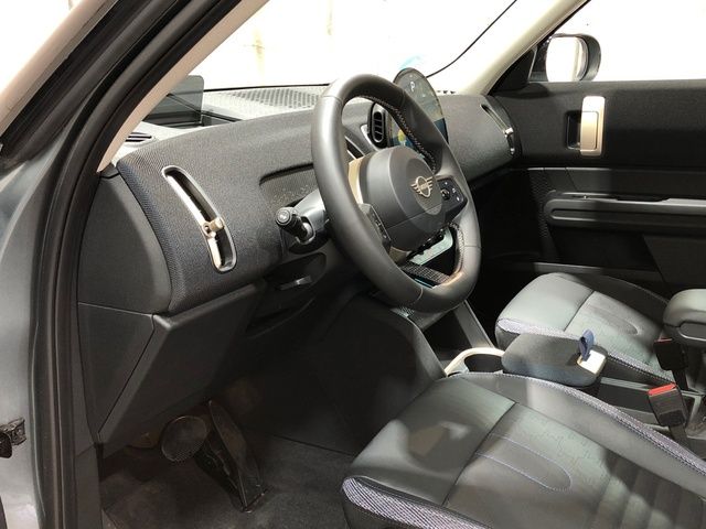 fotoG 10 del MINI MINI Countryman D 120 kW (163 CV) 163cv Diésel del 2024 en Madrid