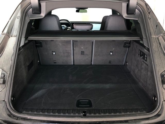 BMW iX xDrive40 color Negro. Año 2021. 240KW(326CV). Eléctrico. En concesionario Movilnorte El Plantio de Madrid