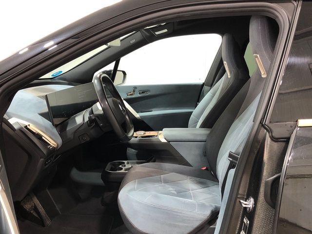 BMW iX xDrive40 color Negro. Año 2021. 240KW(326CV). Eléctrico. En concesionario Movilnorte El Plantio de Madrid