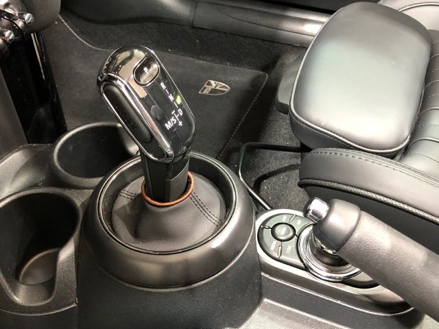 fotoG 16 del MINI MINI Cooper Cabrio 100 kW (136 CV) 136cv Gasolina del 2024 en Madrid