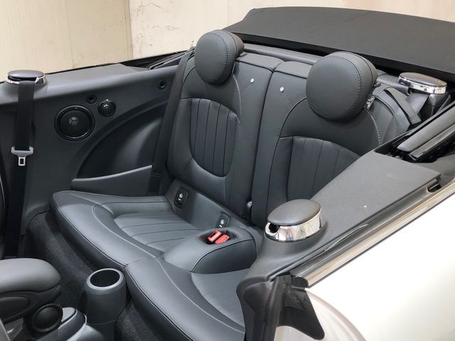 fotoG 8 del MINI MINI Cooper Cabrio 100 kW (136 CV) 136cv Gasolina del 2024 en Madrid