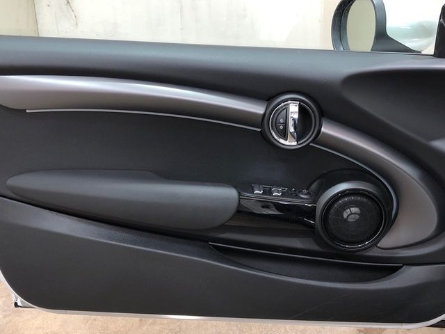 fotoG 14 del MINI MINI Cooper Cabrio 100 kW (136 CV) 136cv Gasolina del 2024 en Madrid