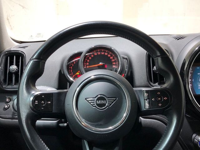 fotoG 13 del MINI MINI Countryman Cooper 100 kW (136 CV) 136cv Gasolina del 2022 en Madrid