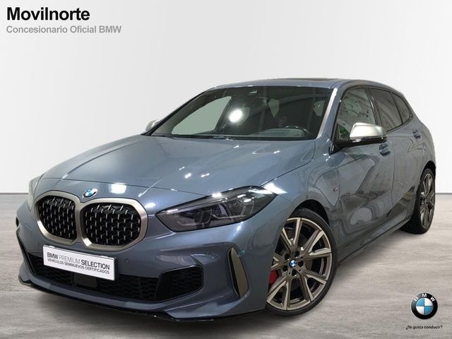 Fotos de BMW Serie 1 M135i color Gris. Año 2022. 225KW(306CV). Gasolina. En concesionario Movilnorte El Plantio de Madrid