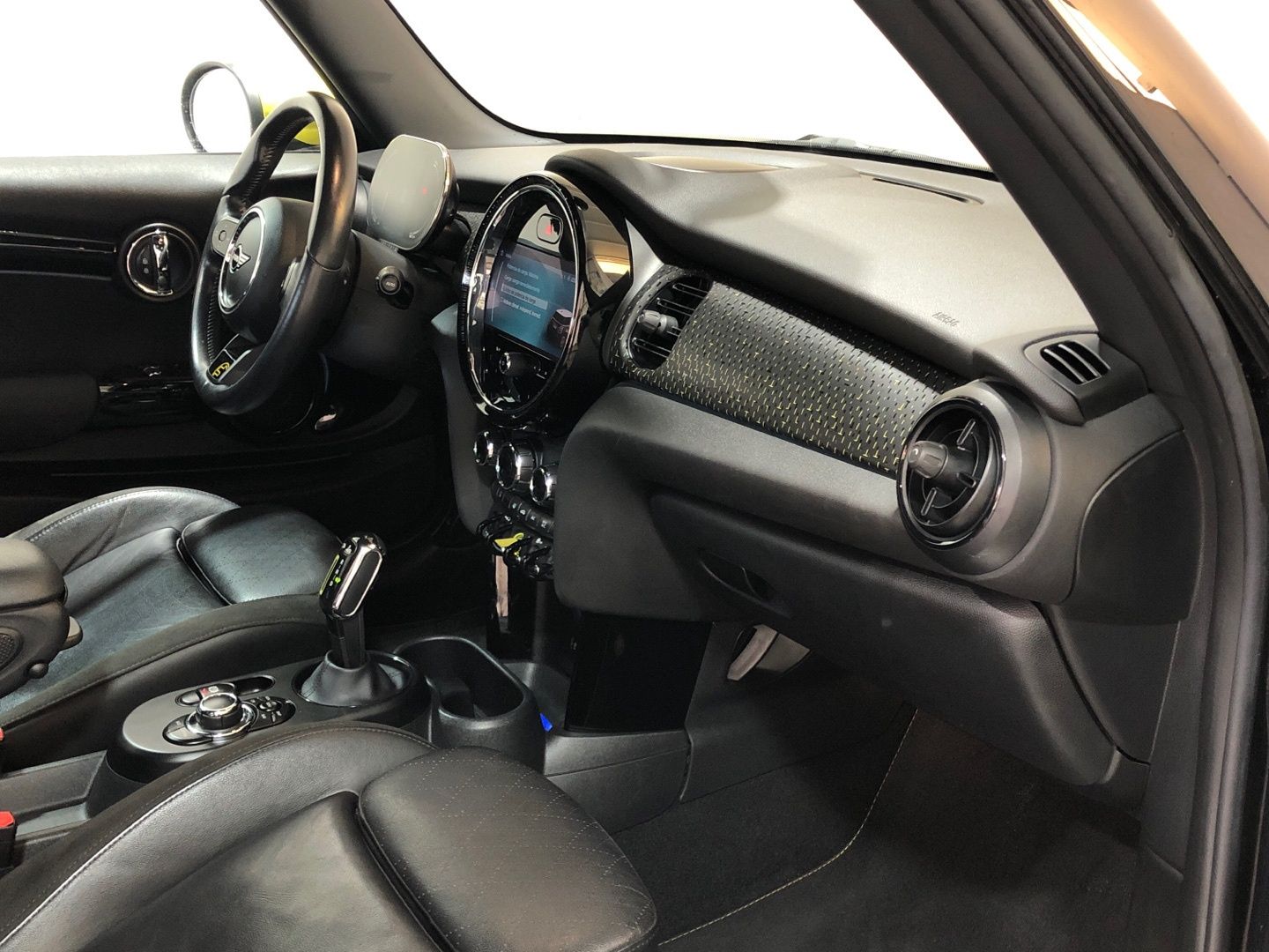 fotoG 7 del MINI MINI Cooper SE 135 kW (184 CV) 184cv Eléctrico del 2022 en Madrid