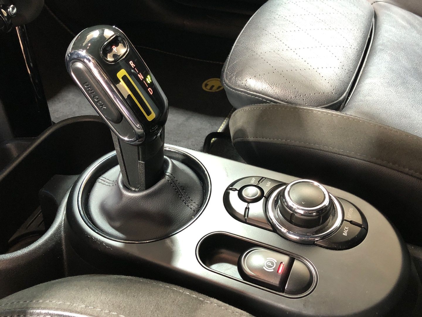 fotoG 16 del MINI MINI Cooper SE 135 kW (184 CV) 184cv Eléctrico del 2022 en Madrid