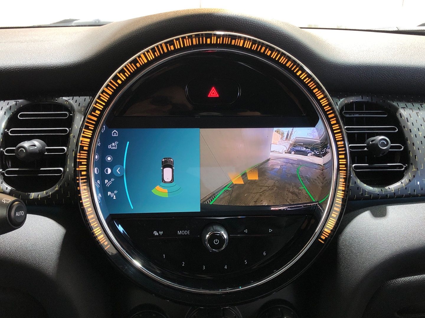 fotoG 21 del MINI MINI Cooper SE 135 kW (184 CV) 184cv Eléctrico del 2022 en Madrid