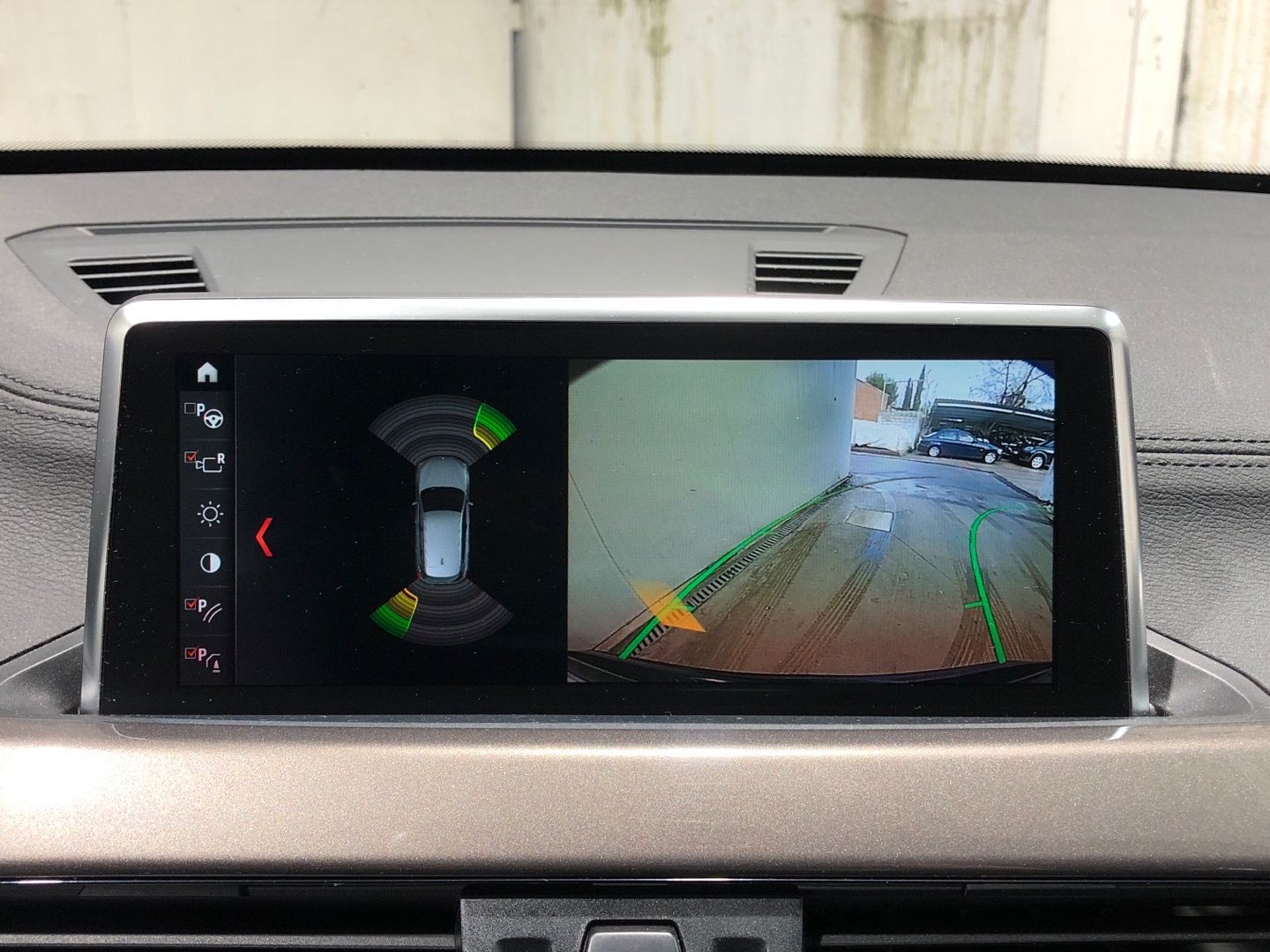 BMW X1 xDrive18d color Negro. Año 2022. 110KW(150CV). Diésel. En concesionario Movilnorte El Carralero de Madrid