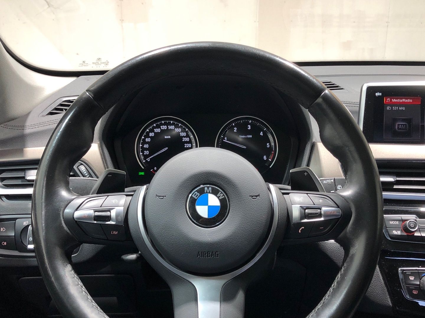 BMW X1 xDrive18d color Negro. Año 2022. 110KW(150CV). Diésel. En concesionario Movilnorte El Carralero de Madrid