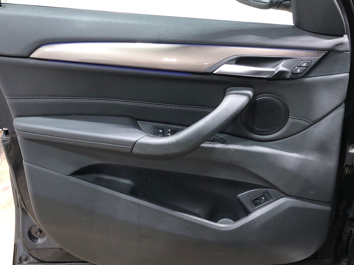 BMW X1 xDrive18d color Negro. Año 2022. 110KW(150CV). Diésel. En concesionario Movilnorte El Carralero de Madrid