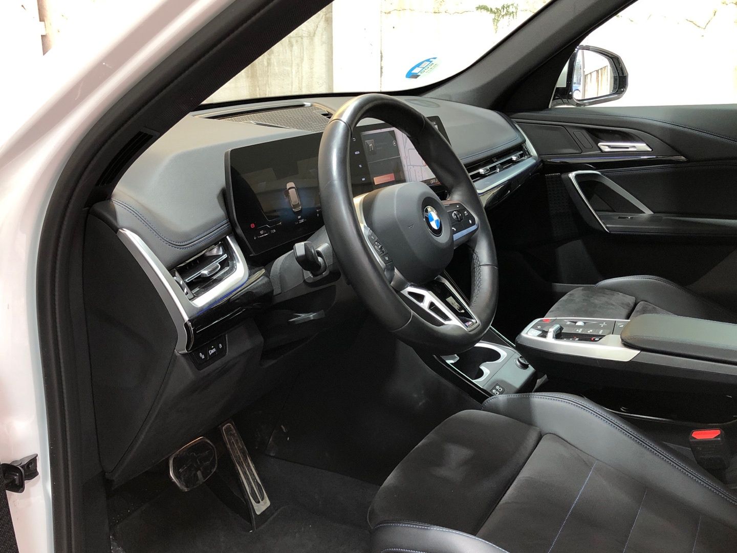 BMW X1 sDrive20d color Blanco. Año 2025. 120KW(163CV). Diésel. En concesionario Movilnorte El Plantio de Madrid