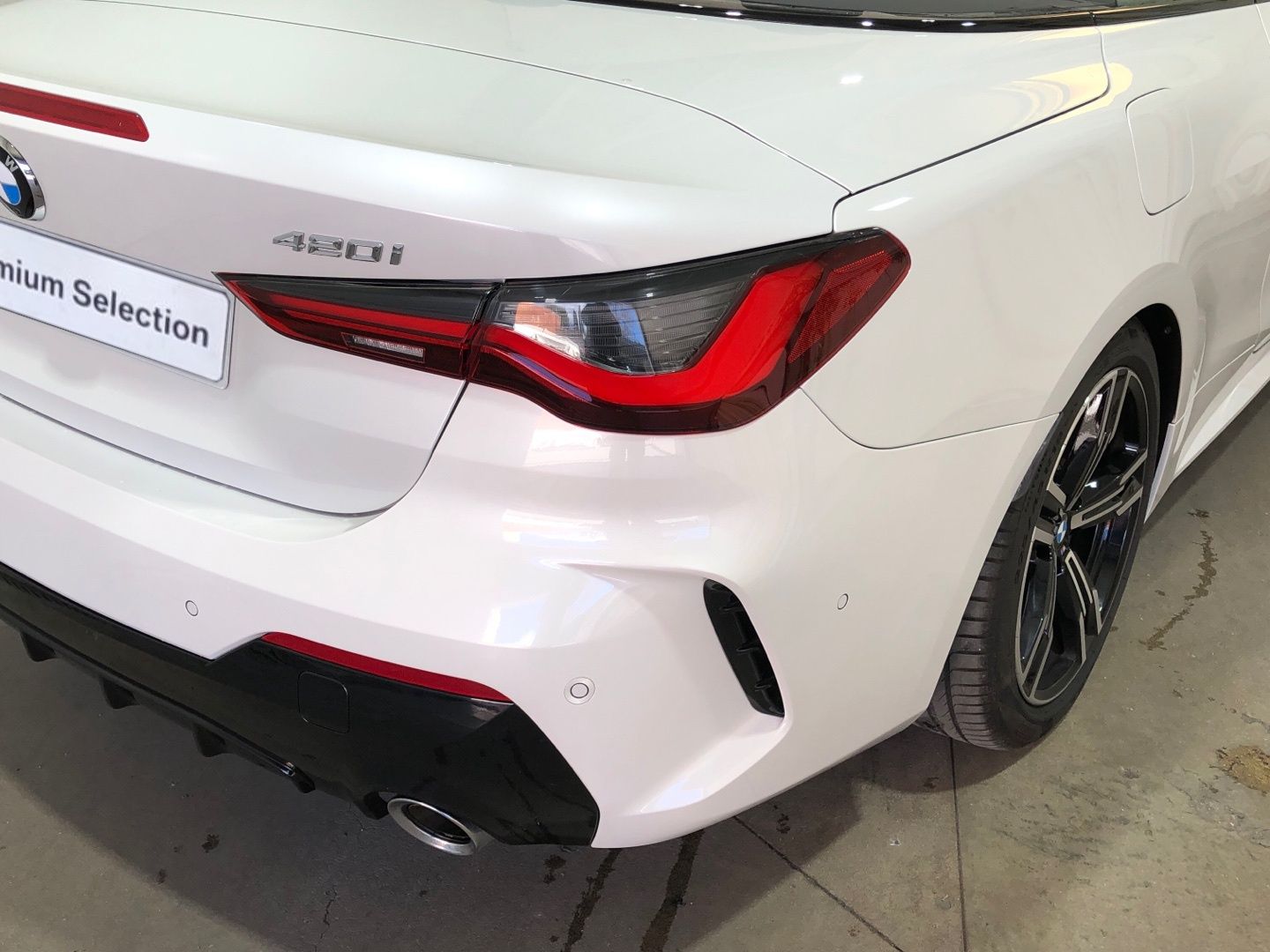 BMW Serie 4 420i Cabrio color Blanco. Año 2025. 135KW(184CV). Gasolina. En concesionario Movilnorte El Carralero de Madrid