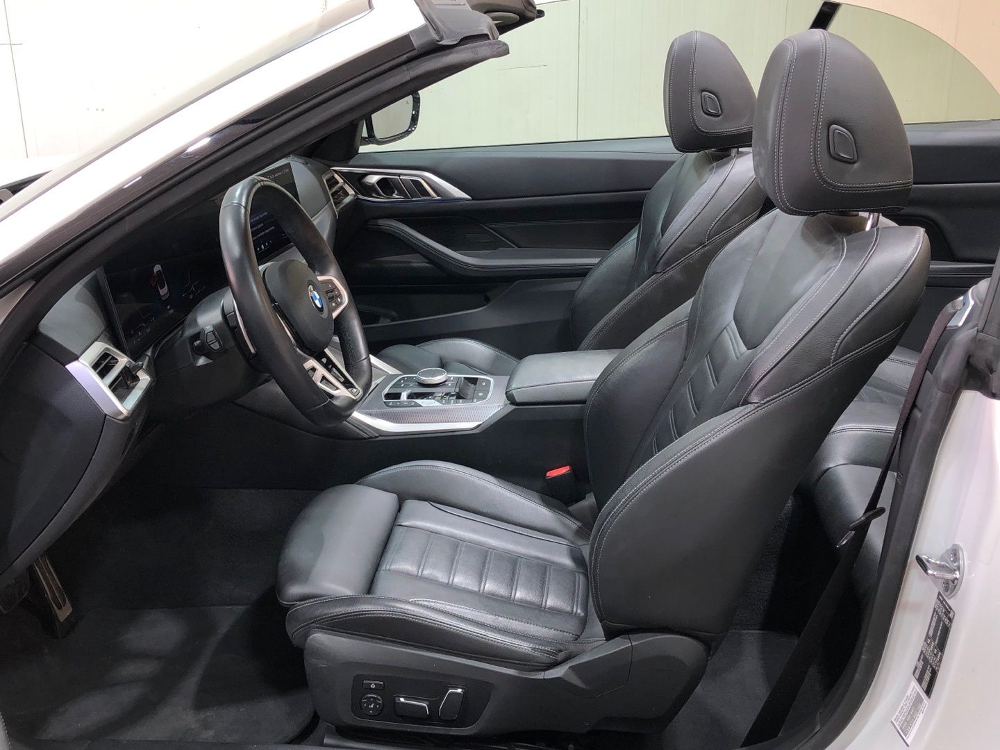 BMW Serie 4 420i Cabrio color Blanco. Año 2025. 135KW(184CV). Gasolina. En concesionario Movilnorte El Carralero de Madrid