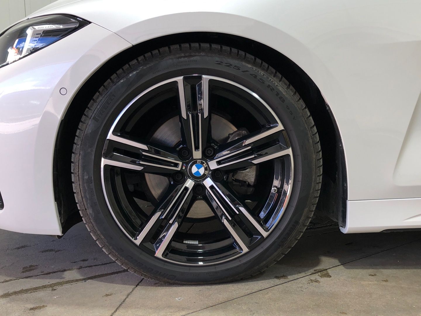 BMW Serie 4 420i Cabrio color Blanco. Año 2025. 135KW(184CV). Gasolina. En concesionario Movilnorte El Carralero de Madrid