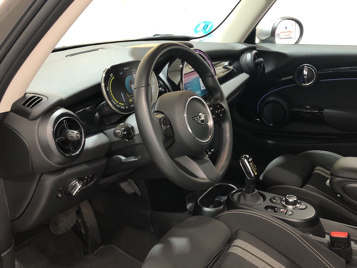 fotoG 14 del MINI MINI Cooper SE 135 kW (184 CV) 184cv Eléctrico del 2023 en Madrid