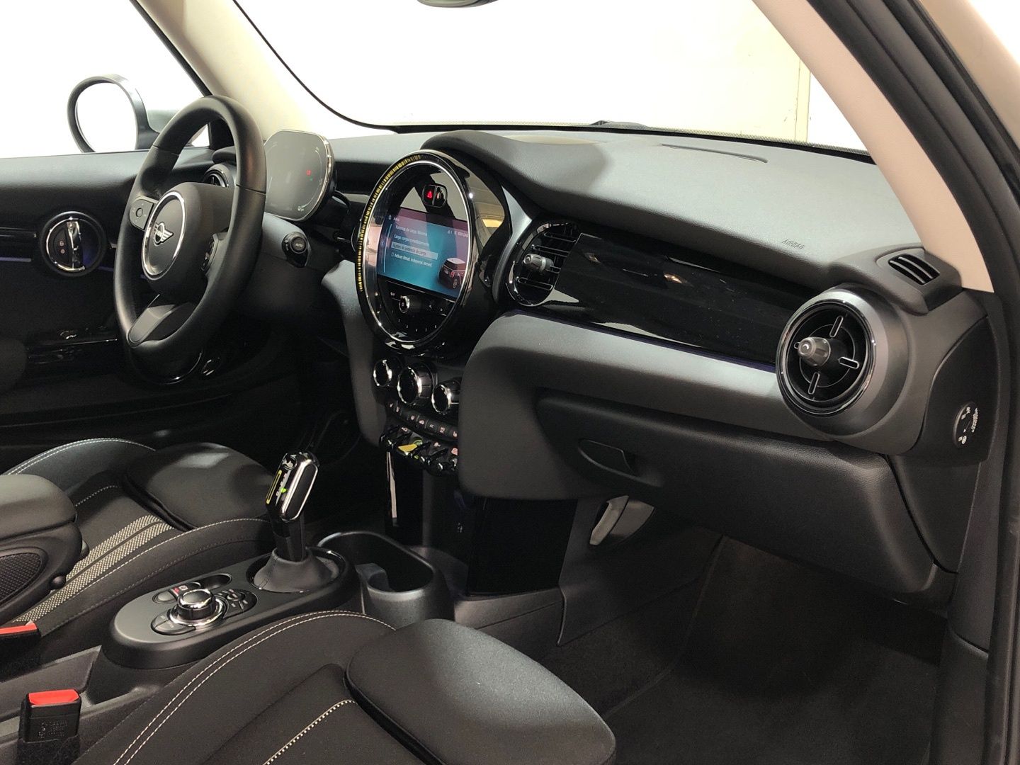 fotoG 7 del MINI MINI Cooper SE 135 kW (184 CV) 184cv Eléctrico del 2023 en Madrid