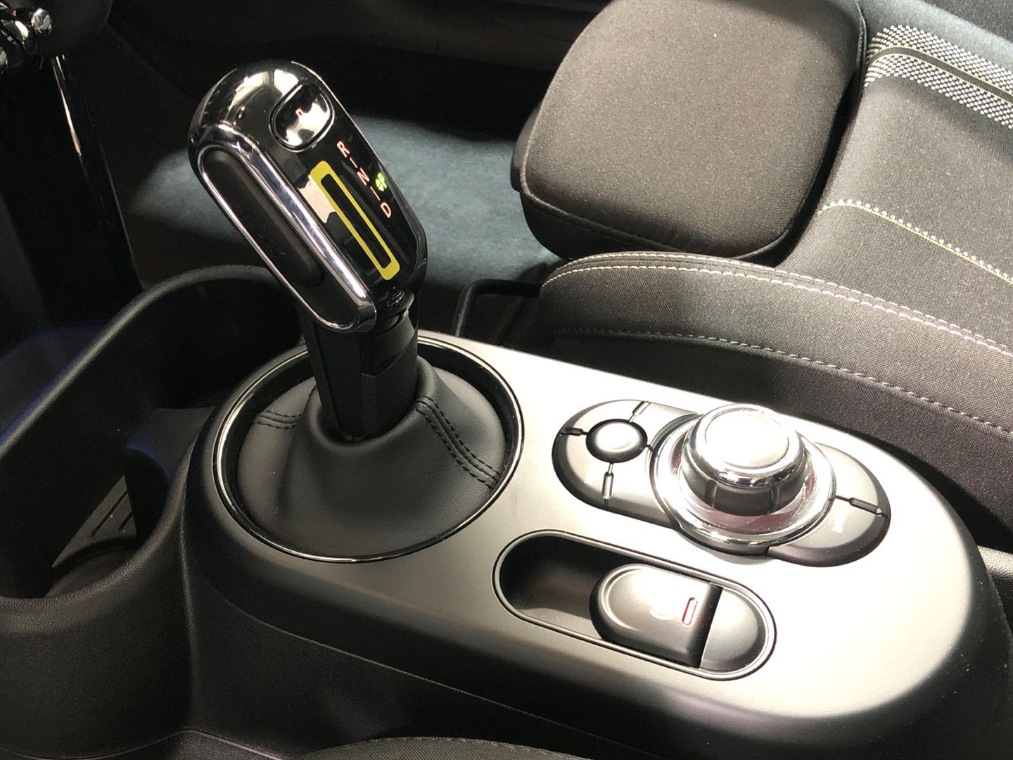 fotoG 10 del MINI MINI Cooper SE 135 kW (184 CV) 184cv Eléctrico del 2023 en Madrid