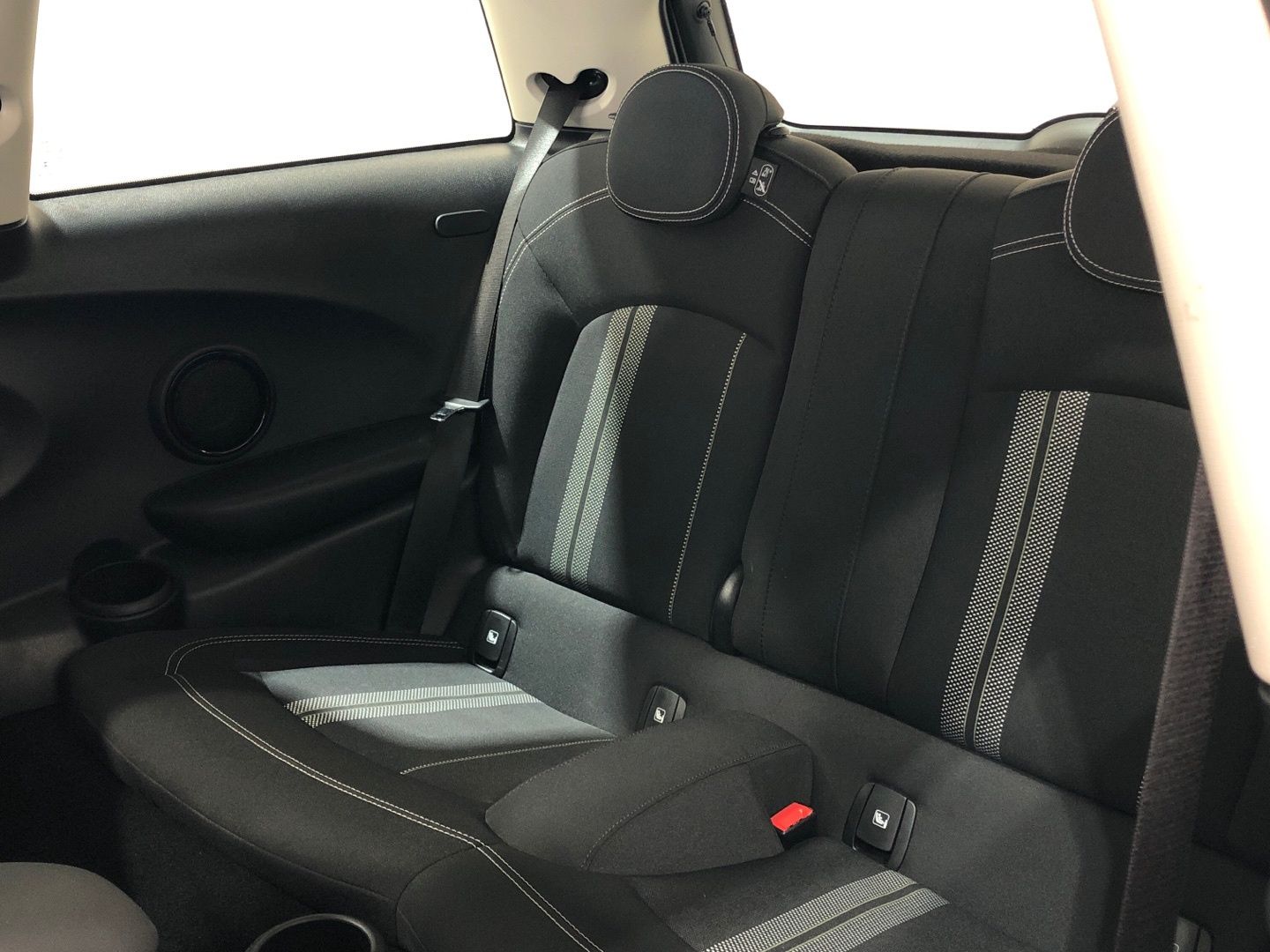 fotoG 8 del MINI MINI Cooper SE 135 kW (184 CV) 184cv Eléctrico del 2023 en Madrid