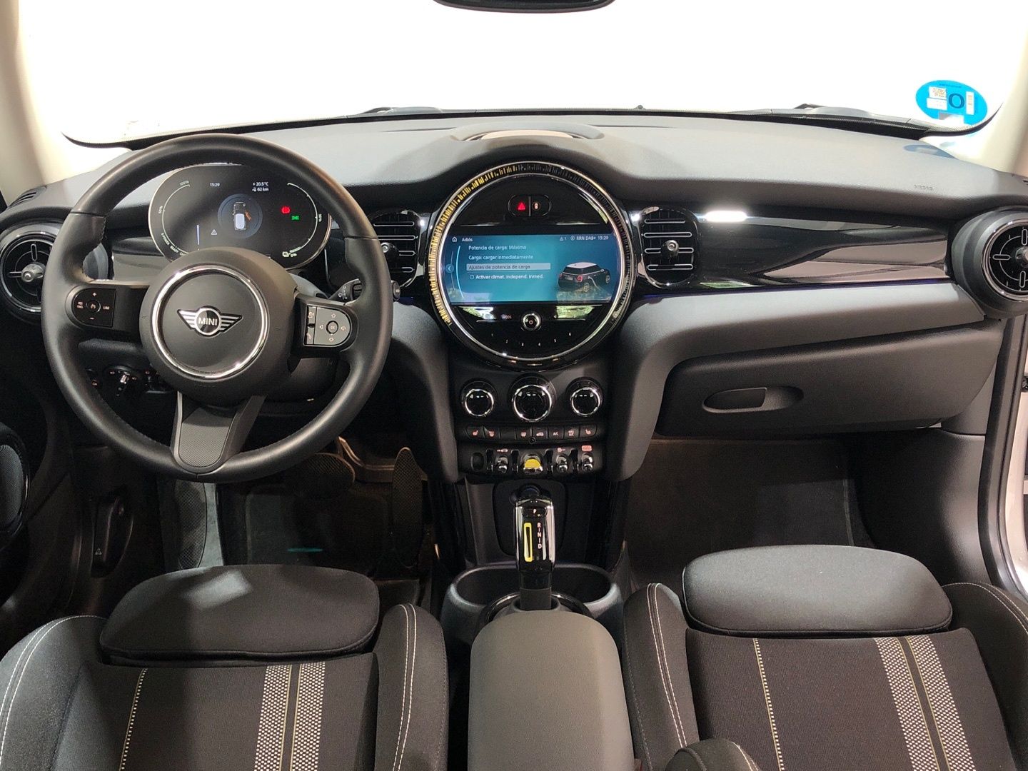 fotoG 6 del MINI MINI Cooper SE 135 kW (184 CV) 184cv Eléctrico del 2023 en Madrid