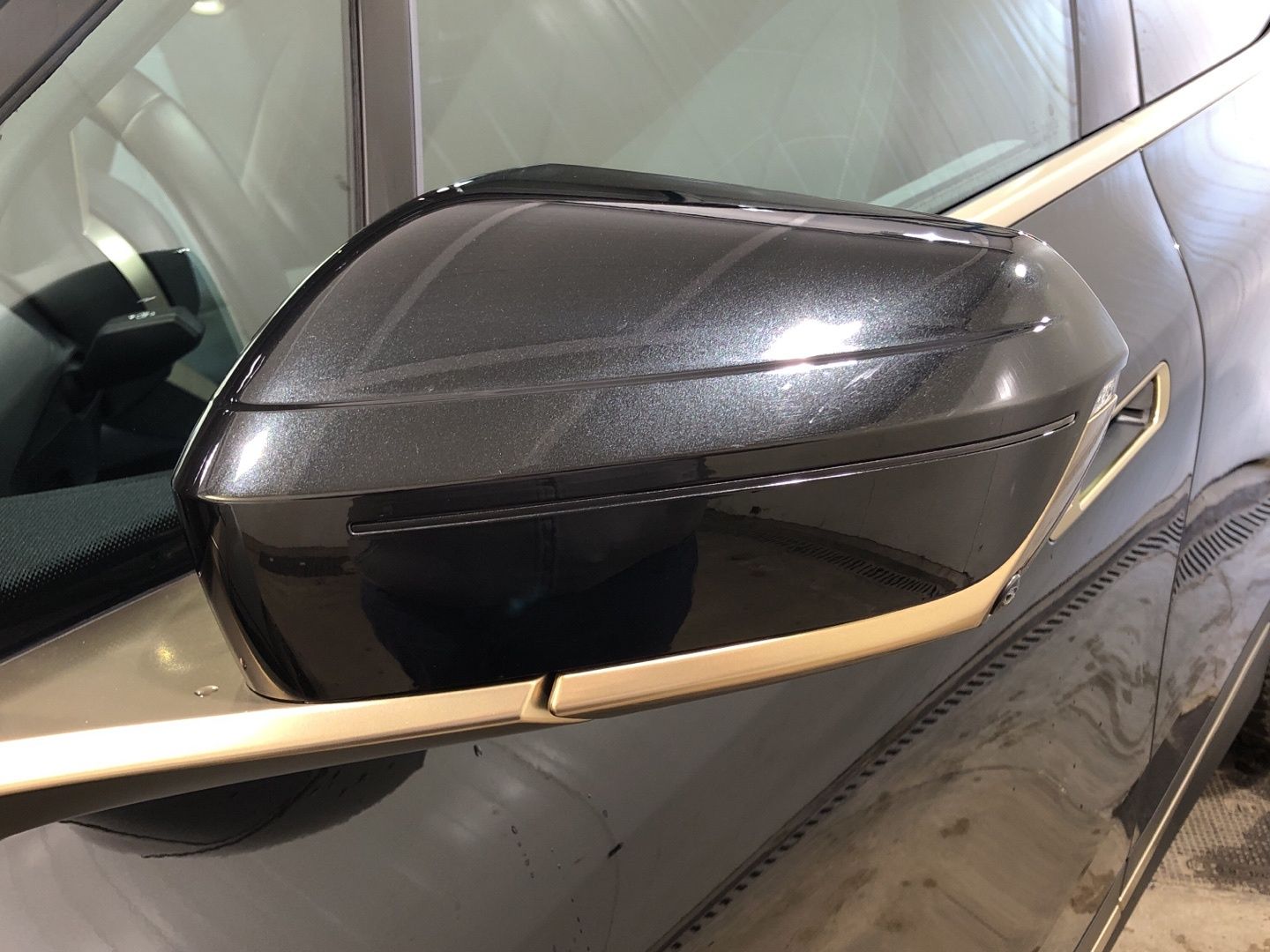 BMW iX xDrive40 color Negro. Año 2021. 240KW(326CV). Eléctrico. En concesionario Movilnorte El Plantio de Madrid