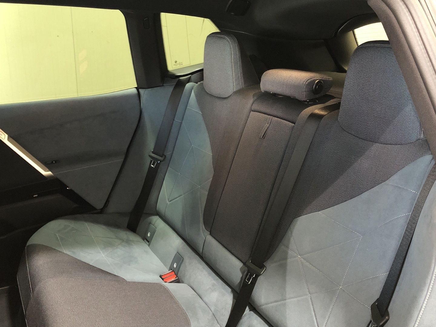 BMW iX xDrive40 color Negro. Año 2021. 240KW(326CV). Eléctrico. En concesionario Movilnorte El Plantio de Madrid