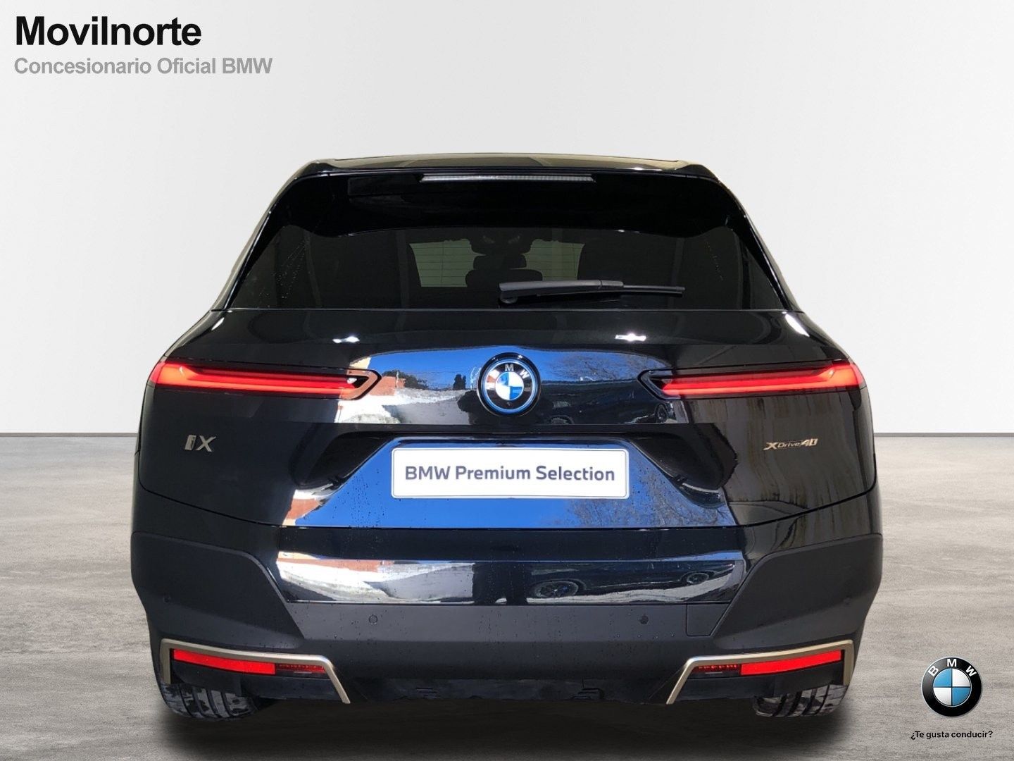 BMW iX xDrive40 color Negro. Año 2021. 240KW(326CV). Eléctrico. En concesionario Movilnorte El Plantio de Madrid
