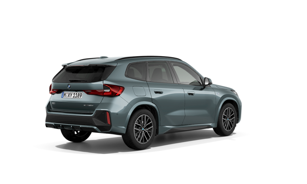 Fotos de BMW X1 sDrive20d color Verde. Año 2024. 120KW(163CV). Diésel. En concesionario Movilnorte El Plantio de Madrid