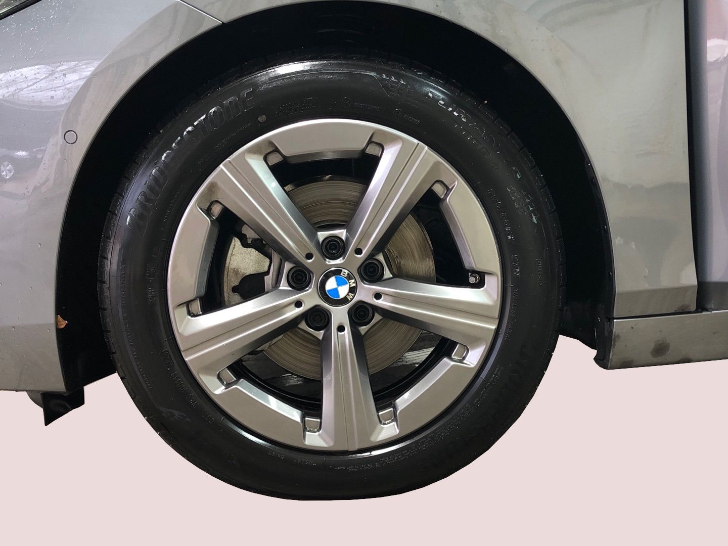 BMW Serie 2 218d Active Tourer color Gris. Año 2025. 110KW(150CV). Diésel. En concesionario Movilnorte El Plantio de Madrid