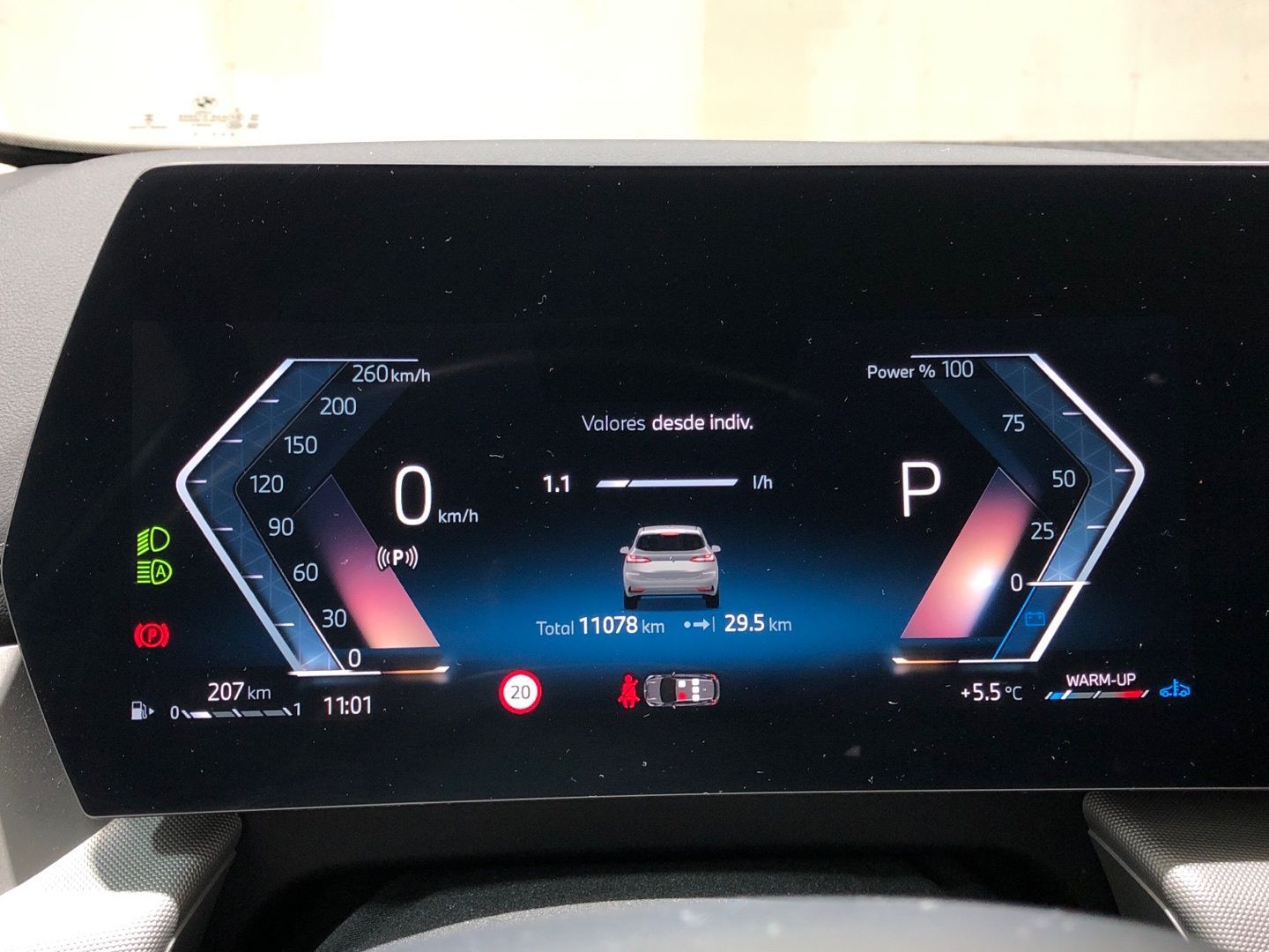 BMW Serie 2 218d Active Tourer color Gris. Año 2025. 110KW(150CV). Diésel. En concesionario Movilnorte El Plantio de Madrid