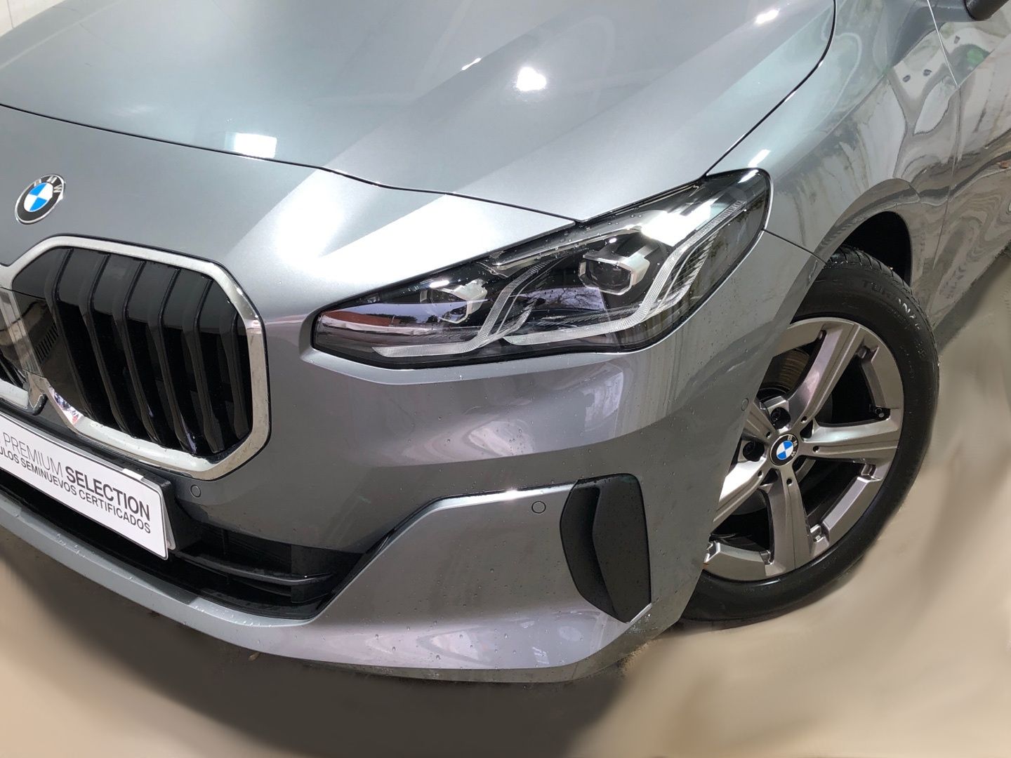 BMW Serie 2 218d Active Tourer color Gris. Año 2025. 110KW(150CV). Diésel. En concesionario Movilnorte El Plantio de Madrid