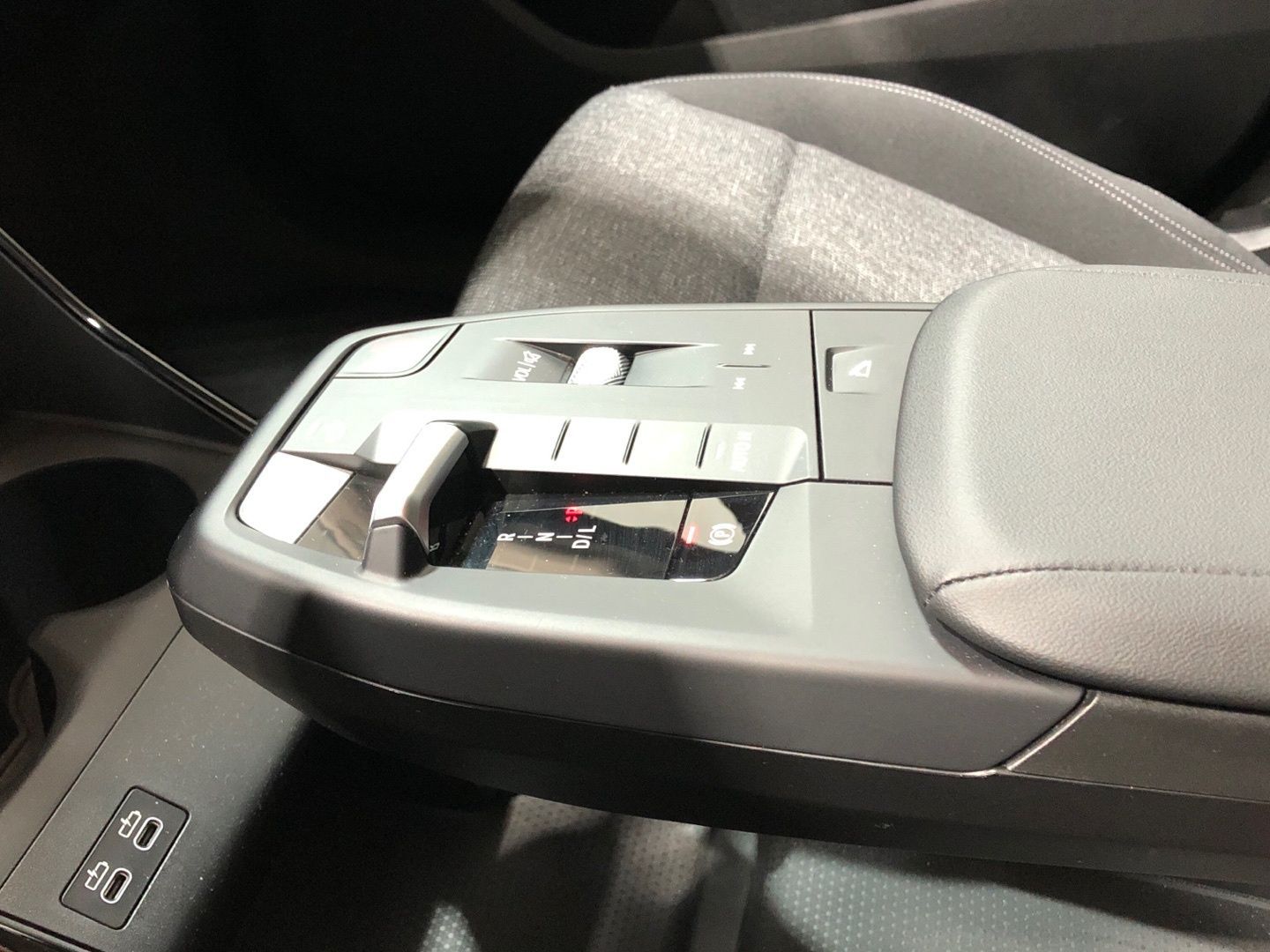 BMW Serie 2 218d Active Tourer color Gris. Año 2025. 110KW(150CV). Diésel. En concesionario Movilnorte El Plantio de Madrid