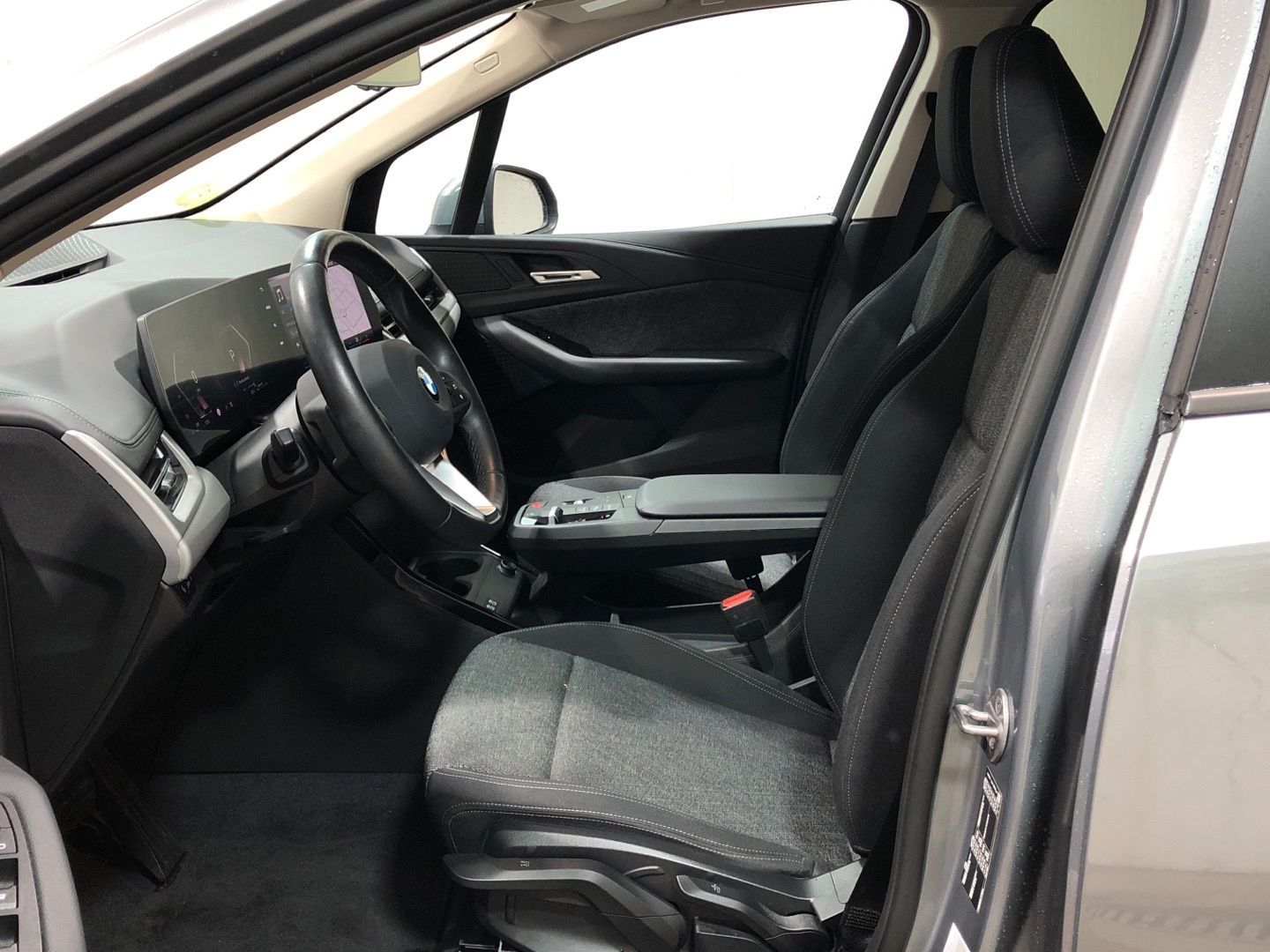 BMW Serie 2 218d Active Tourer color Gris. Año 2025. 110KW(150CV). Diésel. En concesionario Movilnorte El Plantio de Madrid