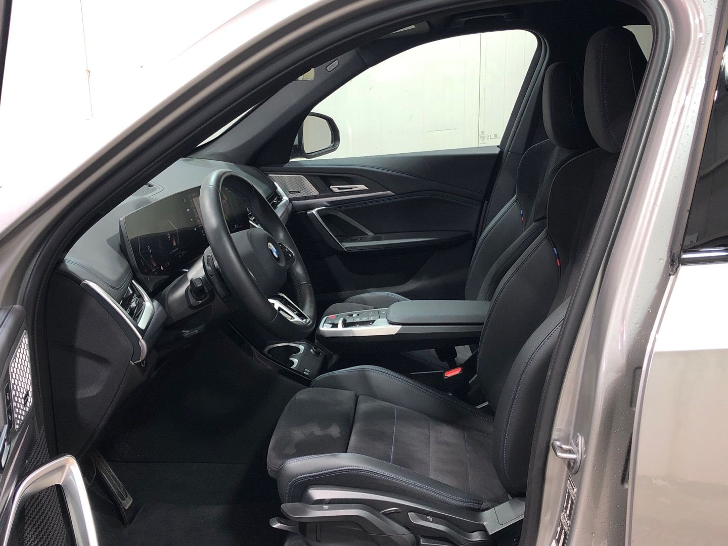 BMW X1 sDrive20d color Gris Plata. Año 2025. 120KW(163CV). Diésel. En concesionario Movilnorte El Plantio de Madrid