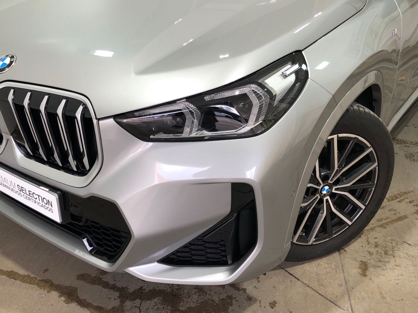 BMW X1 sDrive20d color Gris Plata. Año 2025. 120KW(163CV). Diésel. En concesionario Movilnorte El Plantio de Madrid