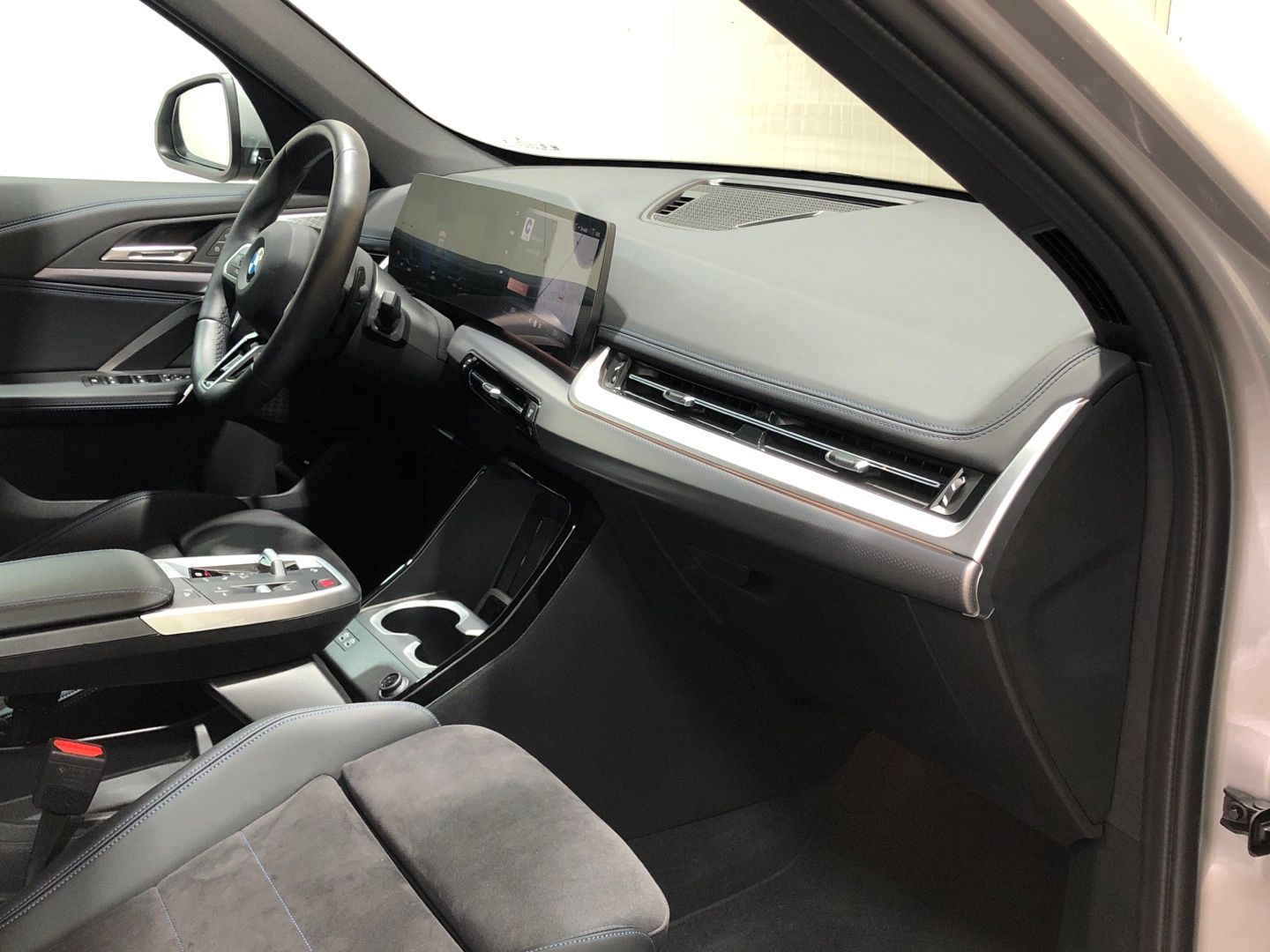 BMW X1 sDrive20d color Gris Plata. Año 2025. 120KW(163CV). Diésel. En concesionario Movilnorte El Plantio de Madrid