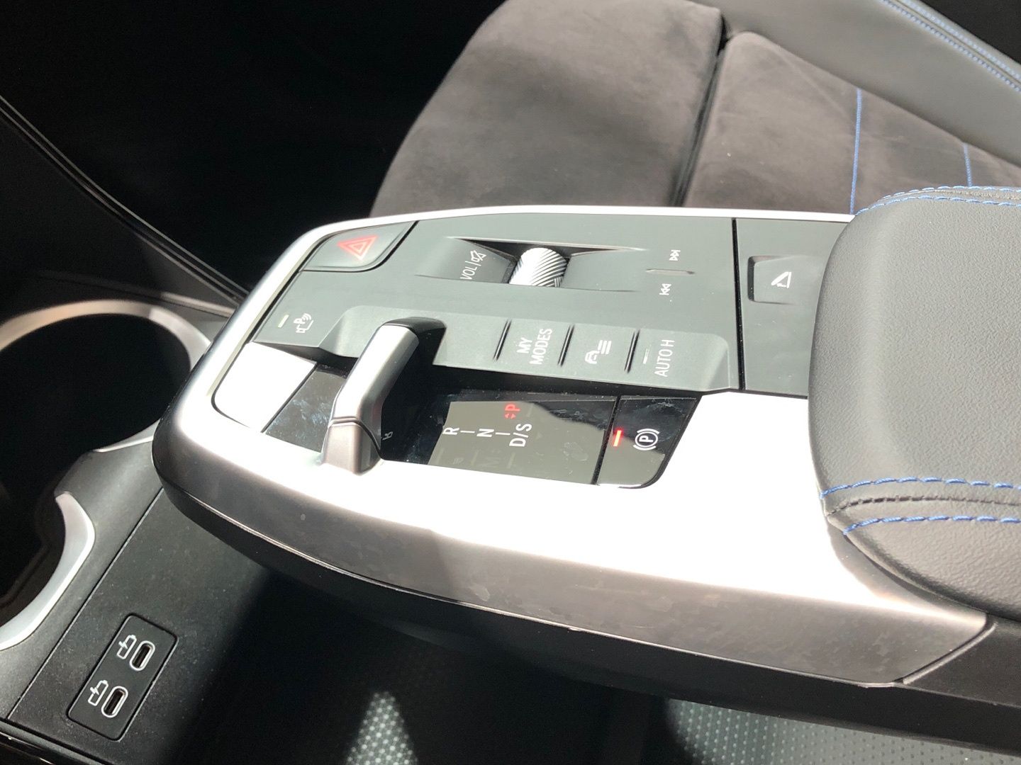 BMW X1 sDrive20d color Gris Plata. Año 2025. 120KW(163CV). Diésel. En concesionario Movilnorte El Plantio de Madrid