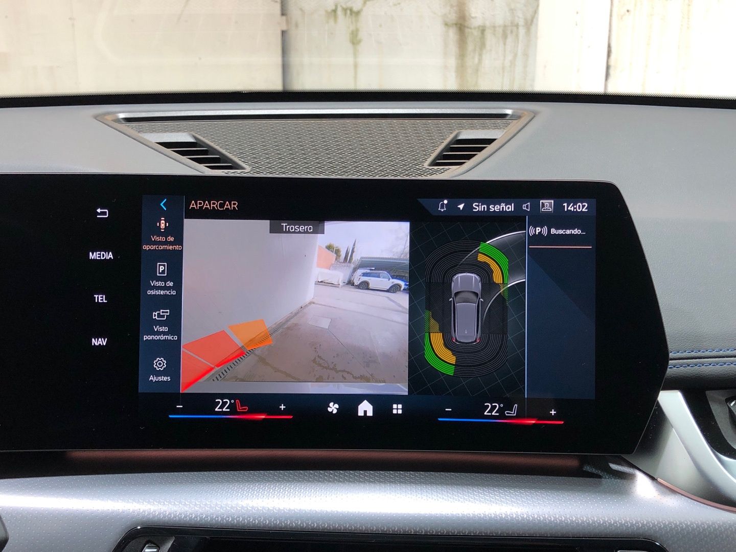 BMW X1 sDrive20d color Gris Plata. Año 2025. 120KW(163CV). Diésel. En concesionario Movilnorte El Plantio de Madrid