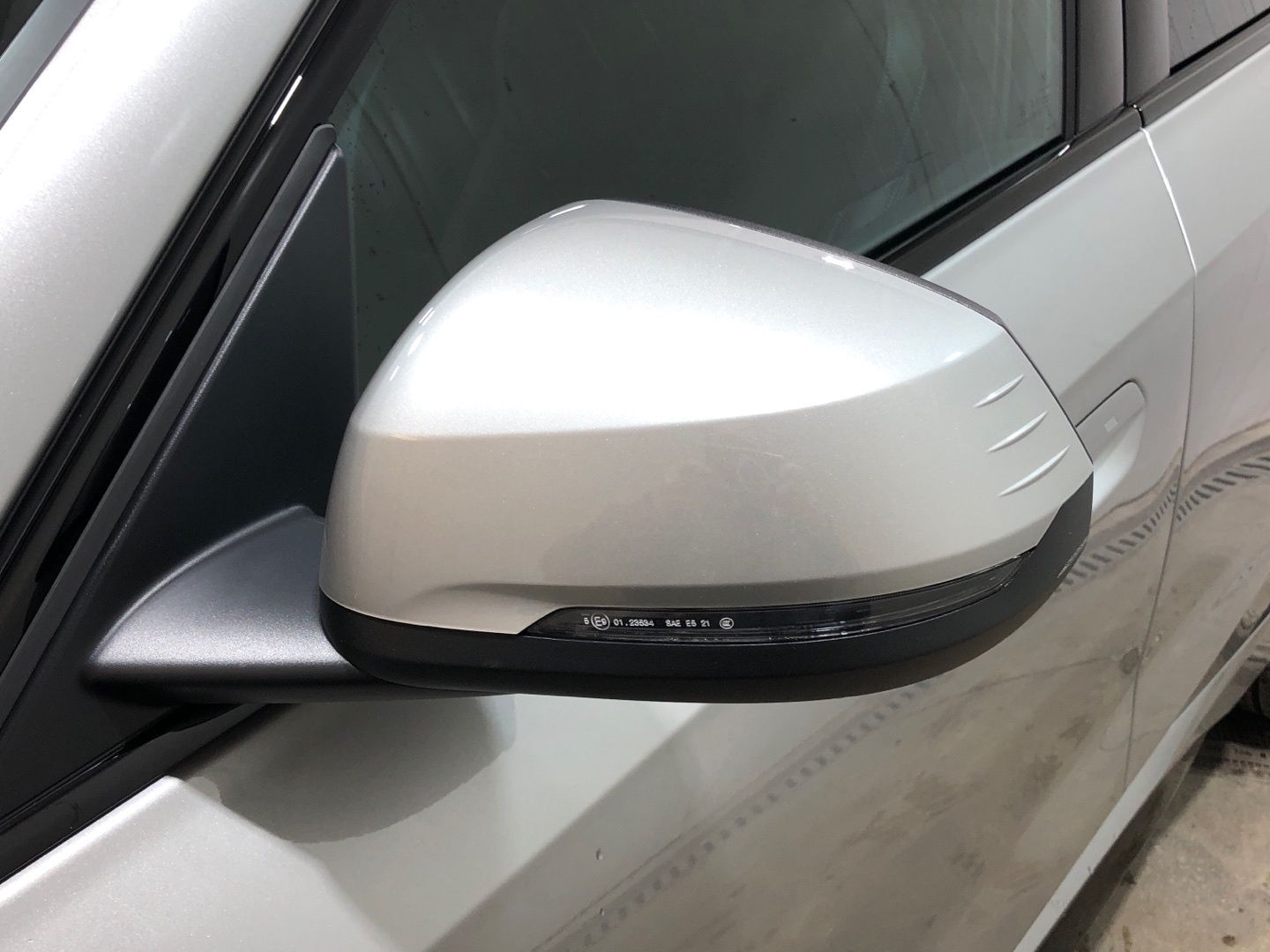 BMW X1 sDrive20d color Gris Plata. Año 2025. 120KW(163CV). Diésel. En concesionario Movilnorte El Plantio de Madrid