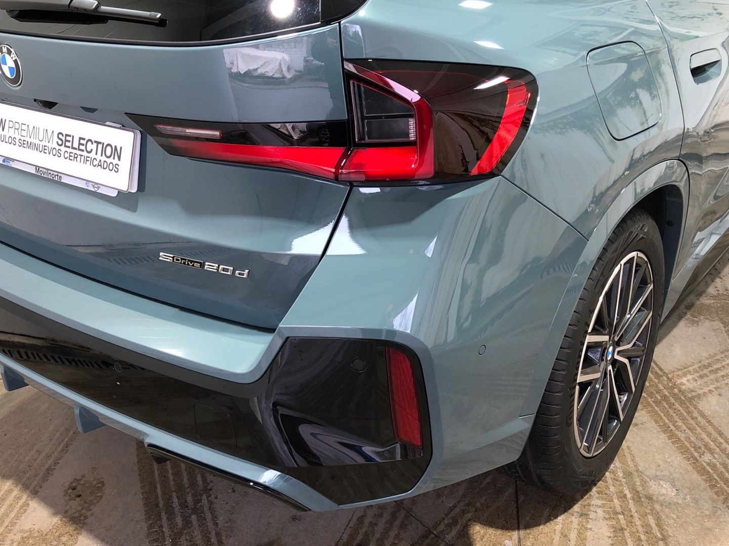 BMW X1 sDrive20d color Verde. Año 2025. 120KW(163CV). Diésel. En concesionario Movilnorte El Plantio de Madrid