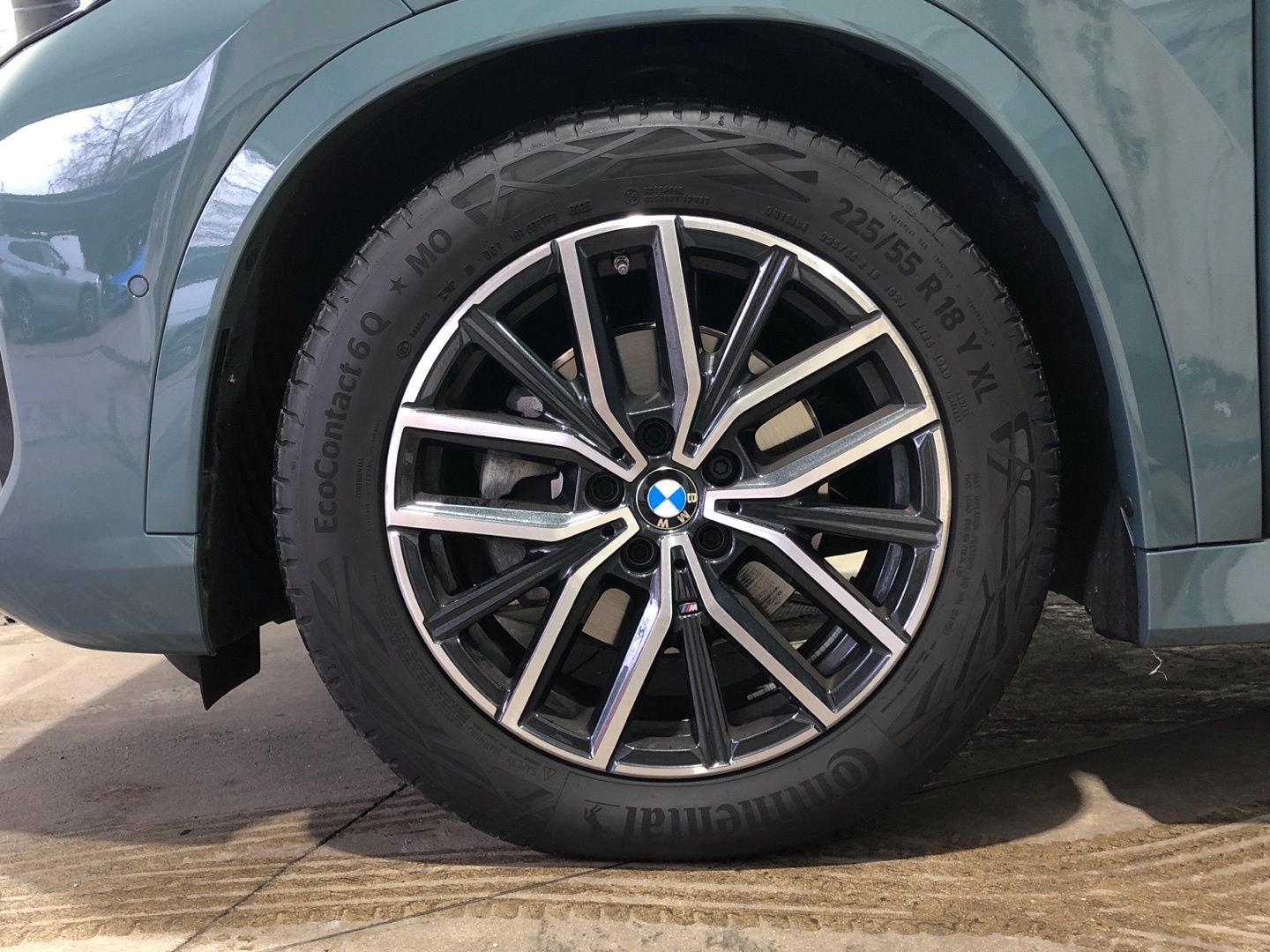 BMW X1 sDrive20d color Verde. Año 2025. 120KW(163CV). Diésel. En concesionario Movilnorte El Plantio de Madrid