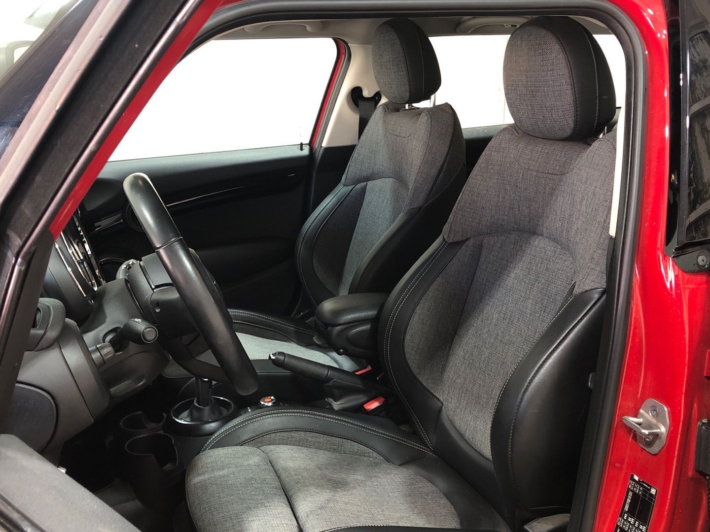 fotoG 20 del MINI MINI Cooper 5 Puertas One 75 kW (102 CV) 102cv Gasolina del 2021 en Madrid