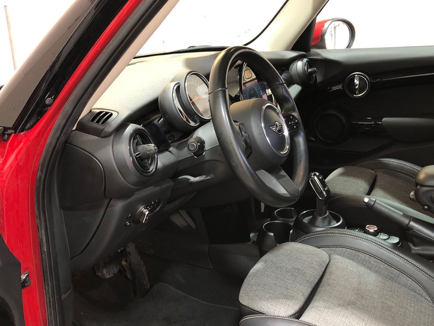 fotoG 10 del MINI MINI Cooper 5 Puertas One 75 kW (102 CV) 102cv Gasolina del 2021 en Madrid