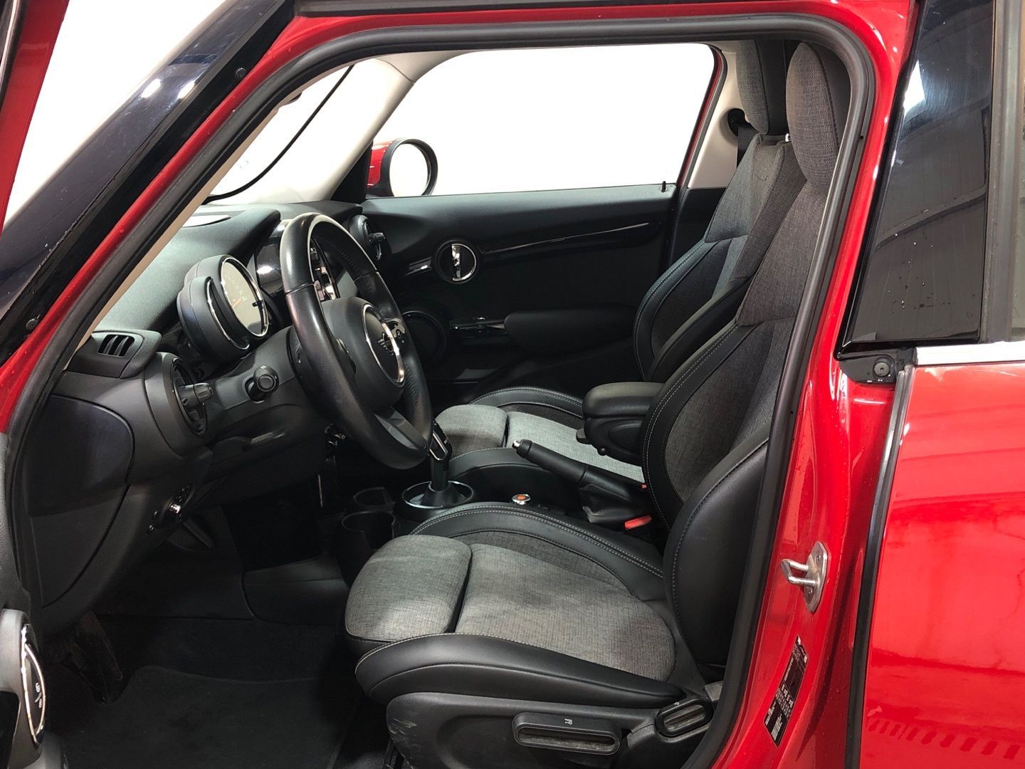 fotoG 19 del MINI MINI Cooper 5 Puertas One 75 kW (102 CV) 102cv Gasolina del 2021 en Madrid