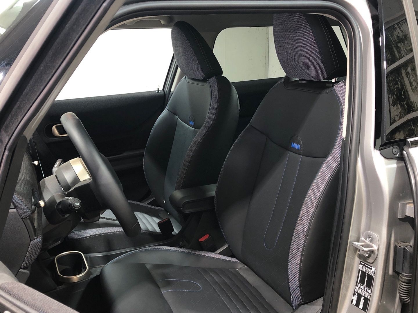 fotoG 20 del MINI MINI Cooper 5 Puertas C 115 kW (156 CV) 156cv Gasolina del 2024 en Madrid