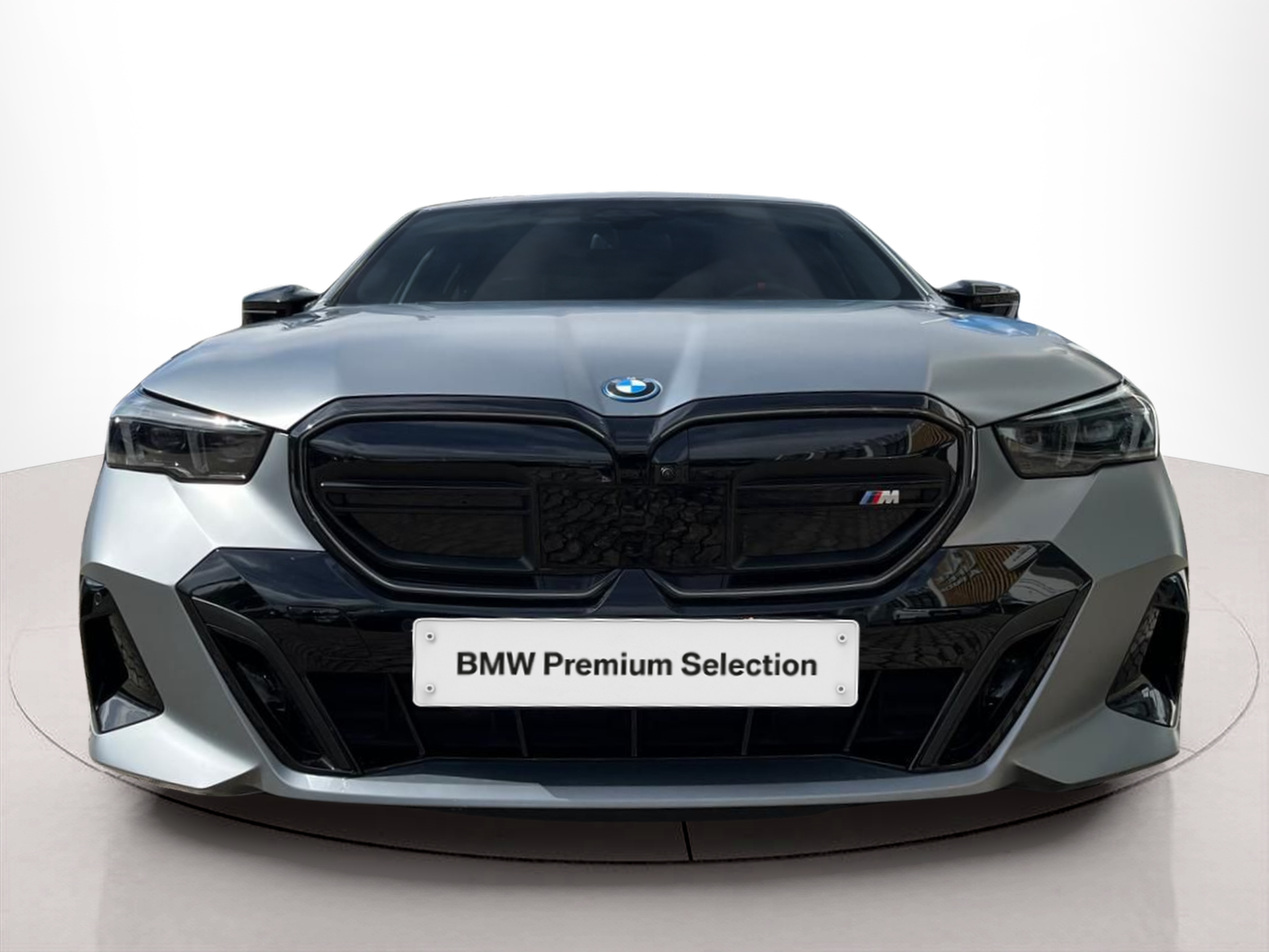 Fotos de BMW i5 M60 color Gris. Año 2025. 442KW(601CV). Elétrico. En concesionario A MatosCar Guarda - Comércio Automóvel, S.A. de Guarda