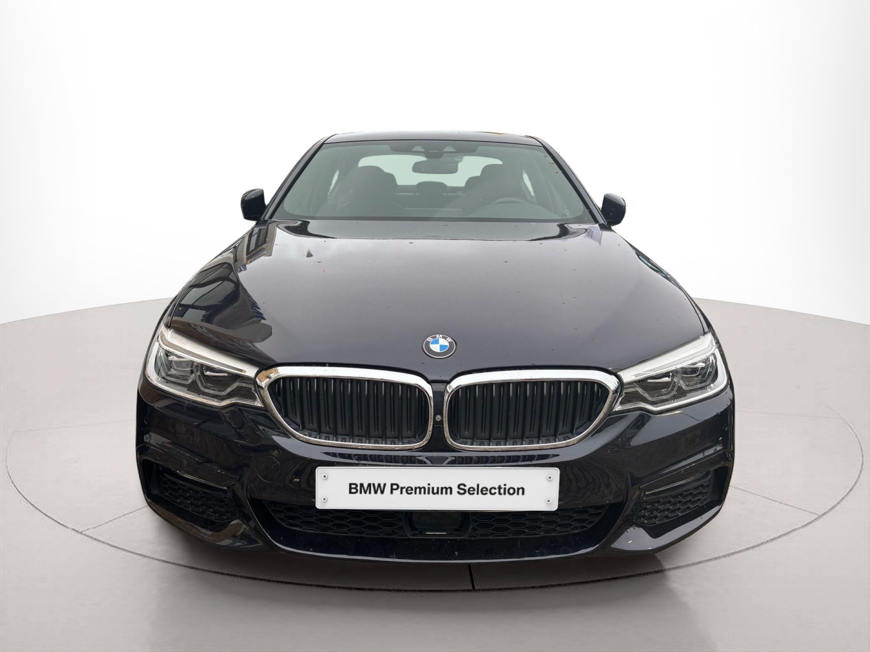 Fotos de BMW Série 5 520d Berlina color Negro. Año 2017. 140KW(190CV). Diesel. En concesionario A MatosCar Guarda - Comércio Automóvel, S.A. de Guarda